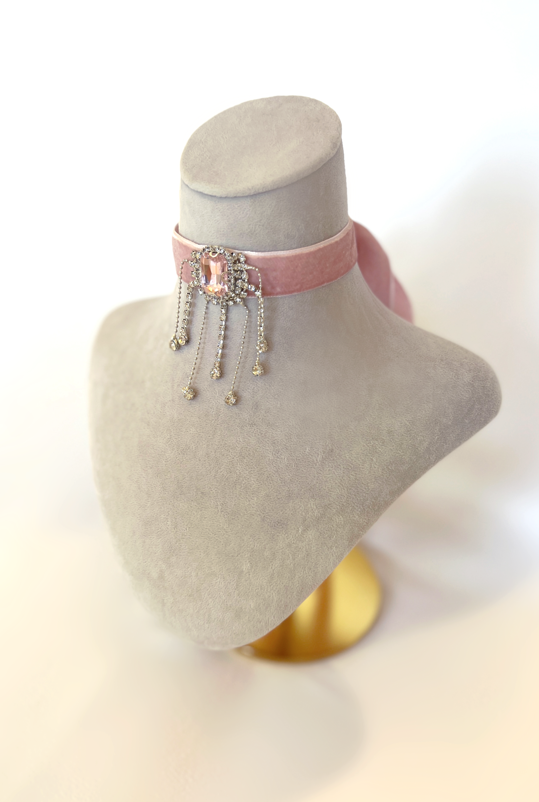 PINK VELVET CHOCKER